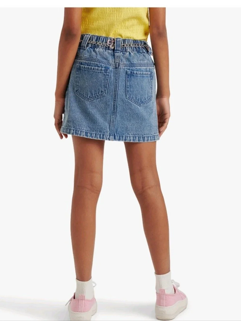 Justice Blue Denim Mini Skirt With Chain And Flowert Details . Size M. Bob Spong